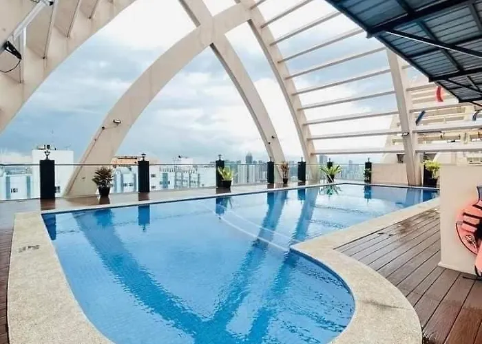 Edsa Cozy 3br Near Mrt W Netflix And Karaoke Fun Apartment Manila
