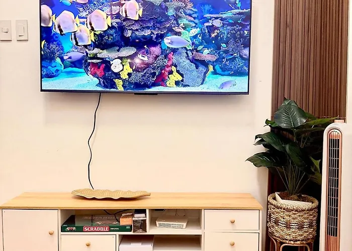 Edsa Cozy 3br Near Mrt W Netflix And Karaoke Fun *