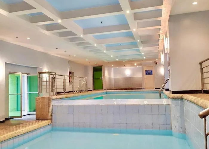 Edsa Cozy 3br Near Mrt W Netflix And Karaoke Fun *