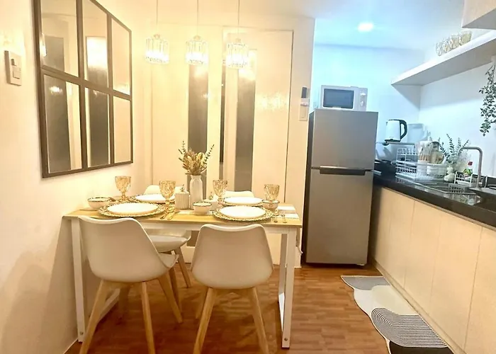 Apartment Edsa Cozy 3br Near Mrt W Netflix And Karaoke Fun *