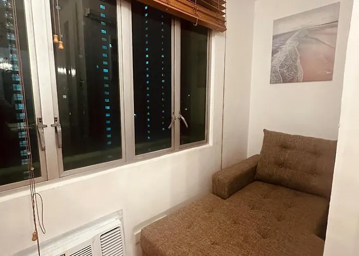 Edsa Cozy 3br Near Mrt W Netflix And Karaoke Fun * Manila