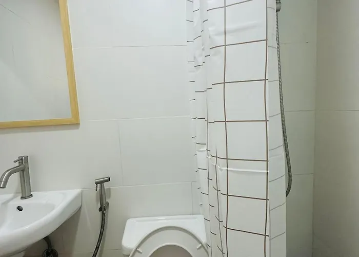 Edsa Cozy 3br Near Mrt W Netflix And Karaoke Fun Manila