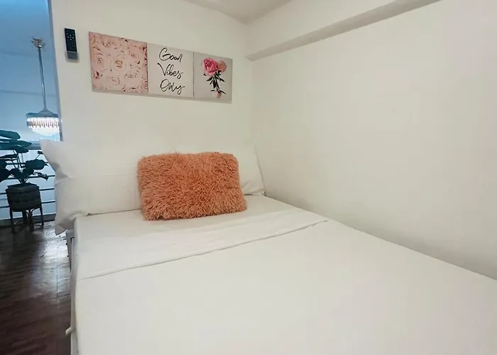 Apartment Edsa Cozy 3br Near Mrt W Netflix And Karaoke Fun Manila