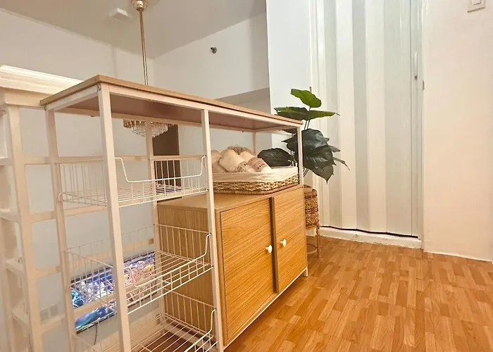 Apartment Edsa Cozy 3br Near Mrt W Netflix And Karaoke Fun *