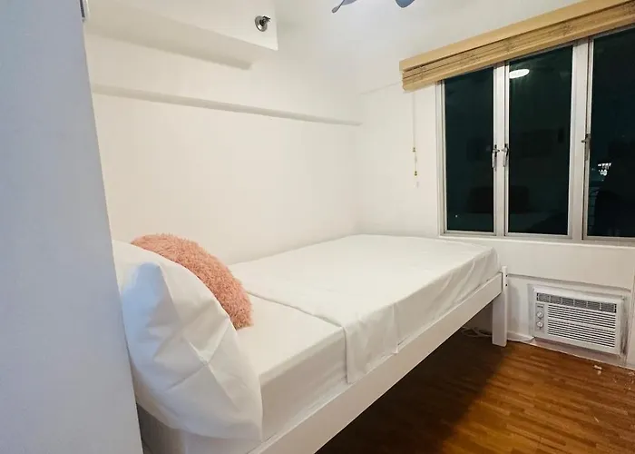 Edsa Cozy 3br Near Mrt W Netflix And Karaoke Fun * Manila